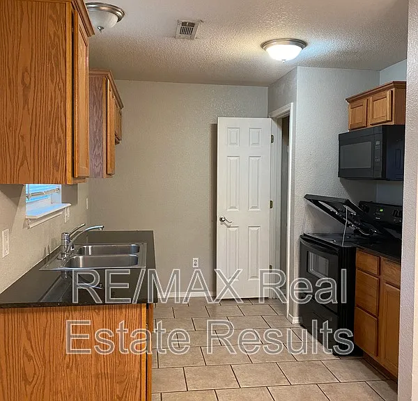 5 Dolphin Ln — Photo 5