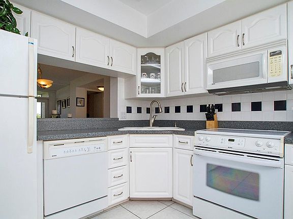 5th image of 2618 Cove Cay Dr Unit 209