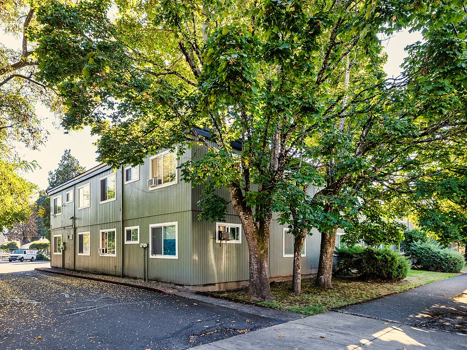 1st image of 495 W Clarendon St #2B-1Ba-850Sqft