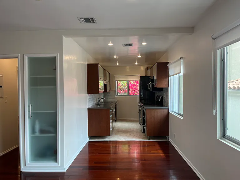 Dining area dn Kitchen