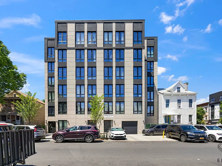 2913 Snyder Ave #5R — Photo 1