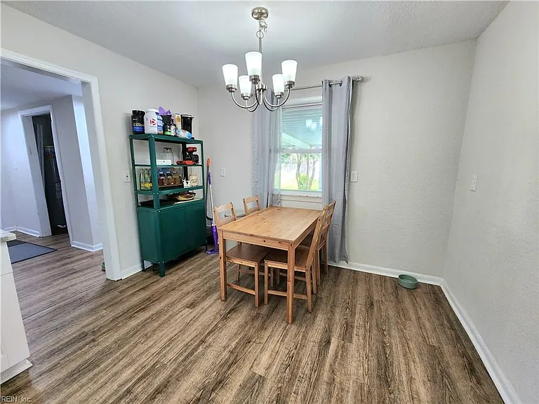 1906 Elmhurst Ln — Photo 3