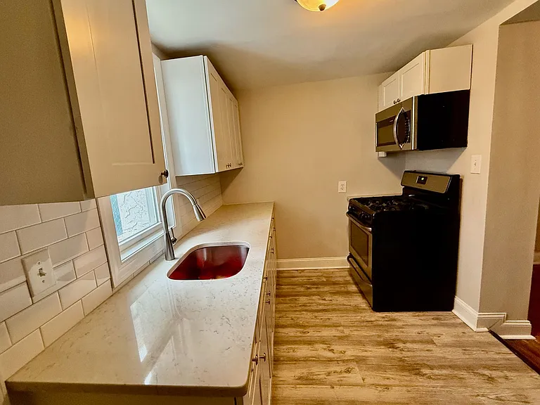 1228 Peters St — Photo 17