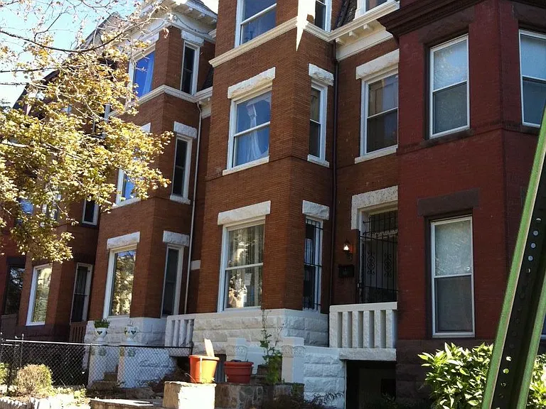 2115 1st St NW #B — Photo 1