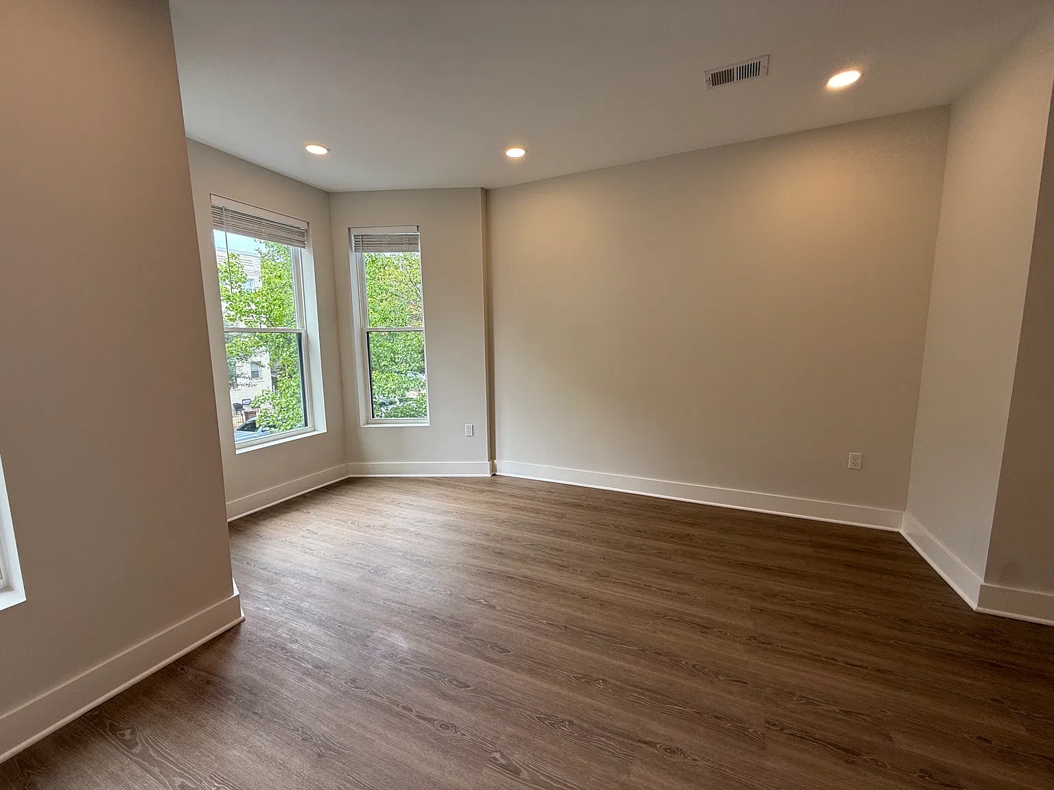 2 bed, 1300 sqft, $3,800 — Photo 4