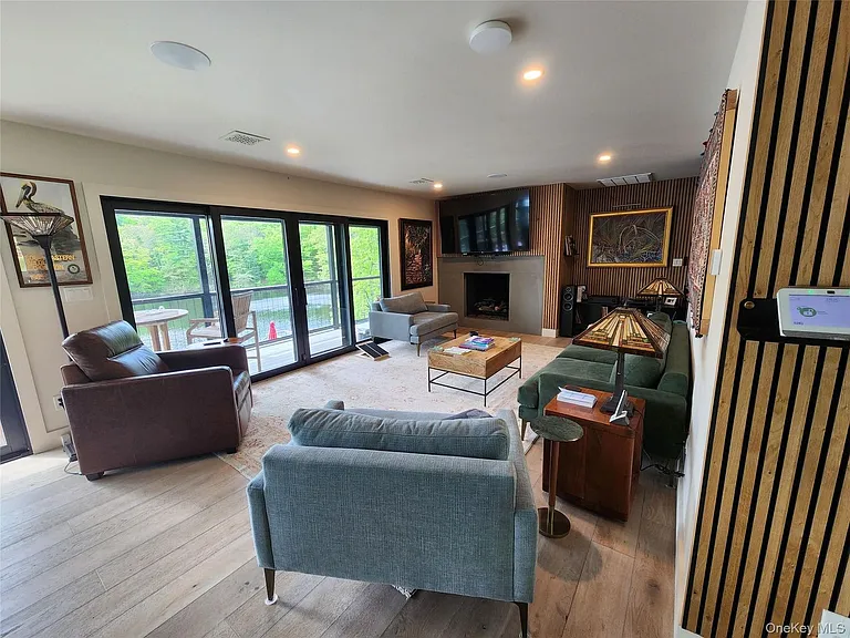 53 Lake Pleasant Dr — Photo 13