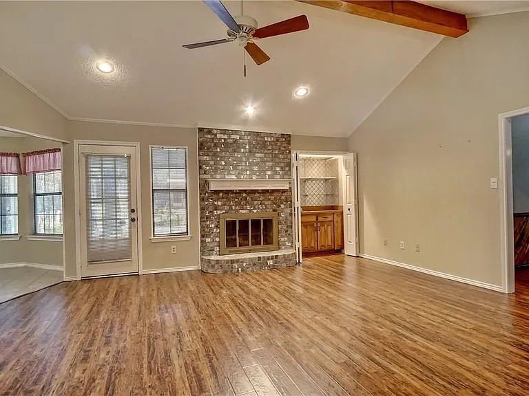 5705 Royal Club Dr — Photo 8