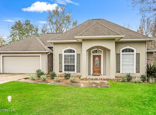 2011 Rhett Dr, Picayune, MS 39466