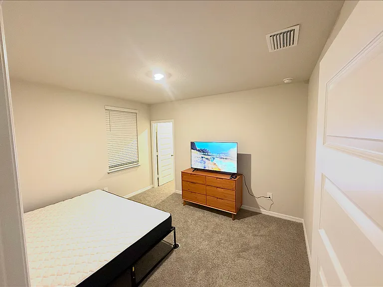 Hampton Park Cir — Photo 6