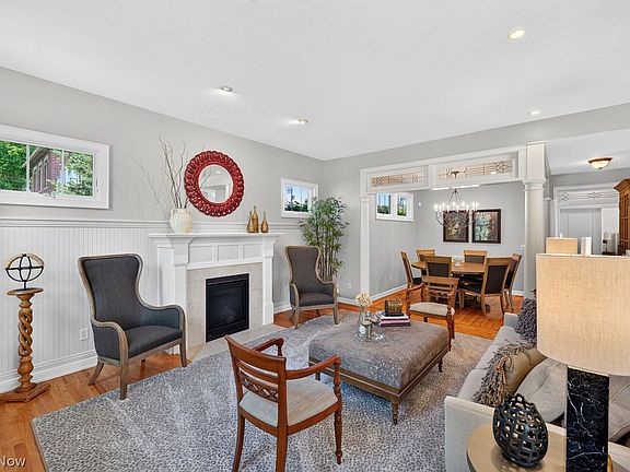 4th image of 32042 Handford Blvd