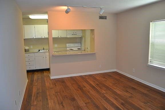 1st image of 601 Club Pkwy