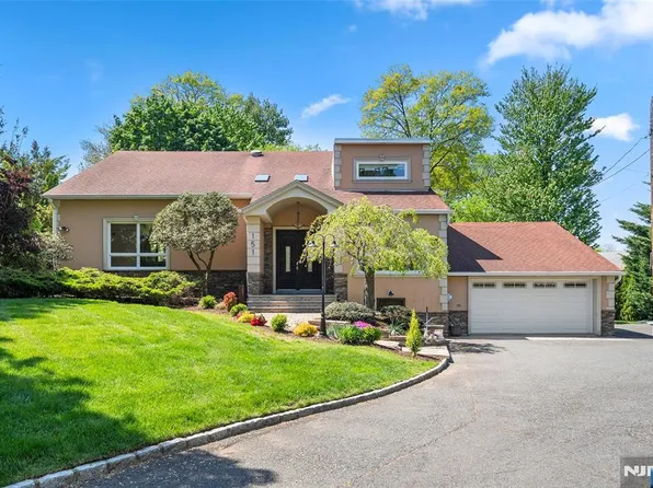 151 Church St, Nutley, NJ 07110