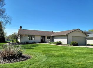 3878 Surfside Cir, Aurora, OH 44202