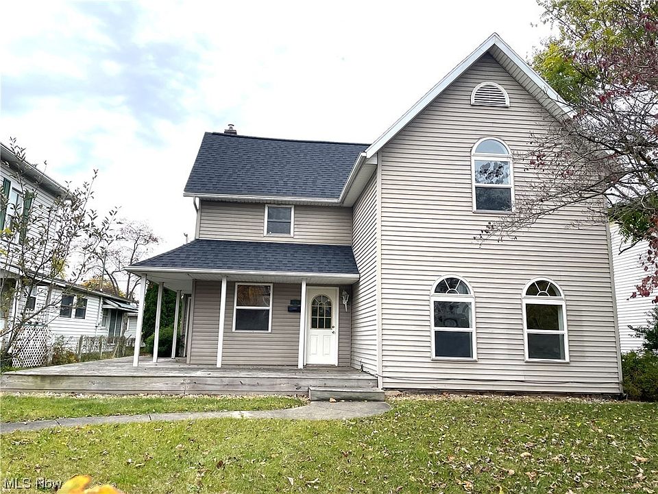 1st image of 826 N Tuscarawas Ave