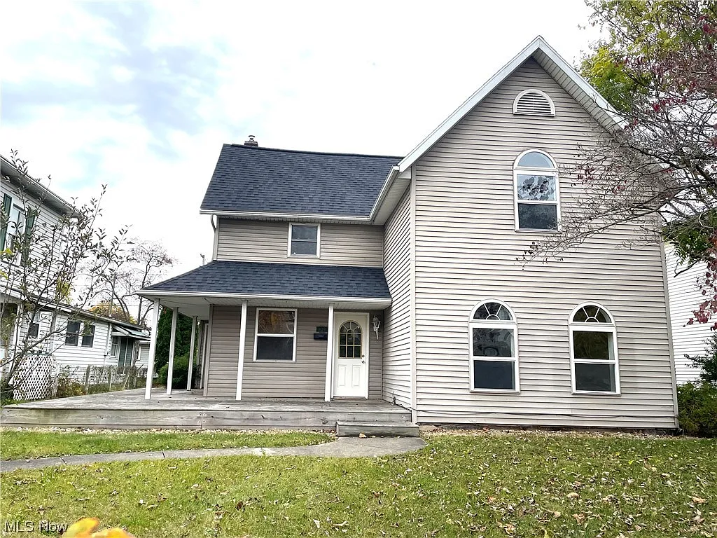 826 N Tuscarawas Ave photo 1