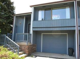 2404 Fairgrove St, Kalamazoo, MI 49009