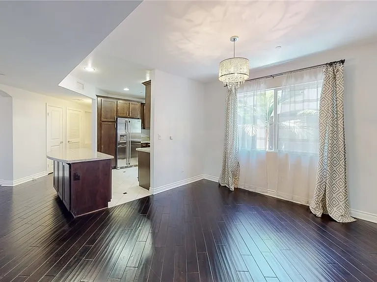 4424 Whitsett Ave #206 — Photo 14