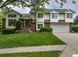 13434 Sherwood Ave, Omaha, NE 68164