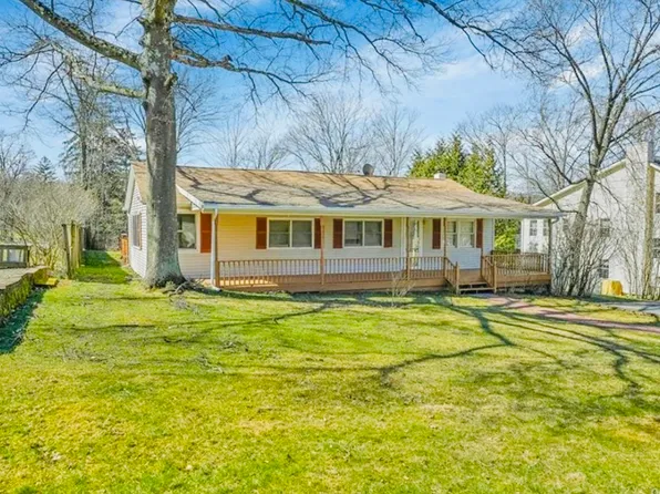 66 Orchard Lake Dr, Monroe, NY 10950