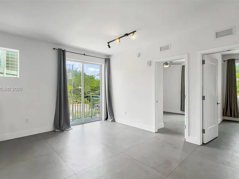 1536 NW 15th Ave #206 — Photo 9