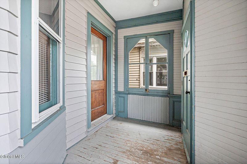 5th image of 476 Delaware Avenue