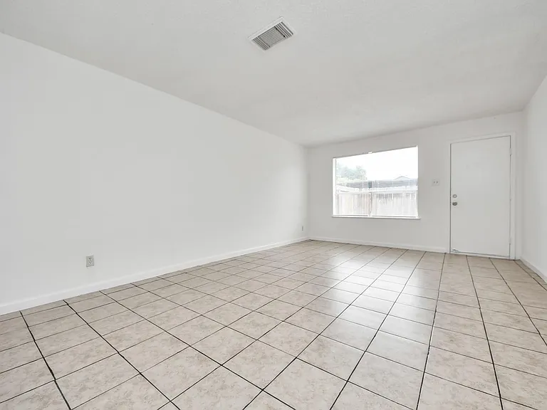 15534 Weldon Dr — Photo 5