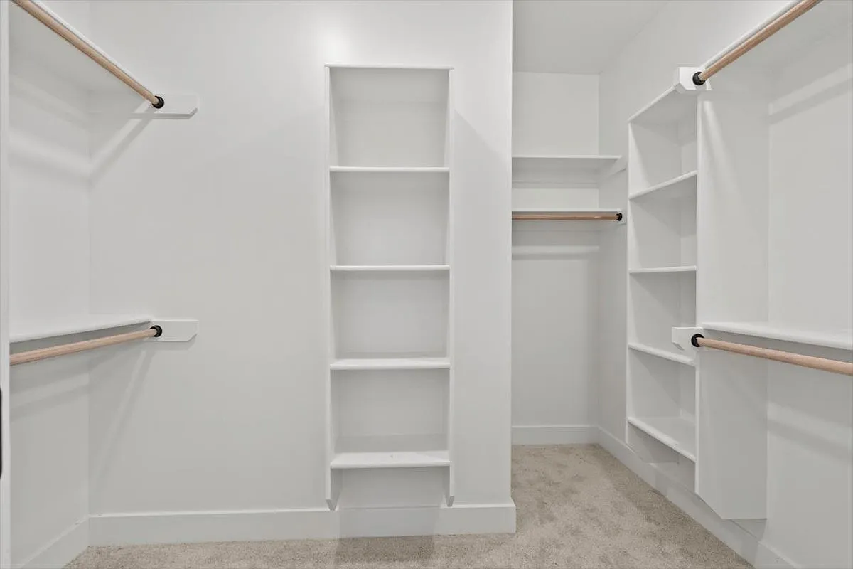 4 bed, 2673 sqft, $4,200 — Photo 4