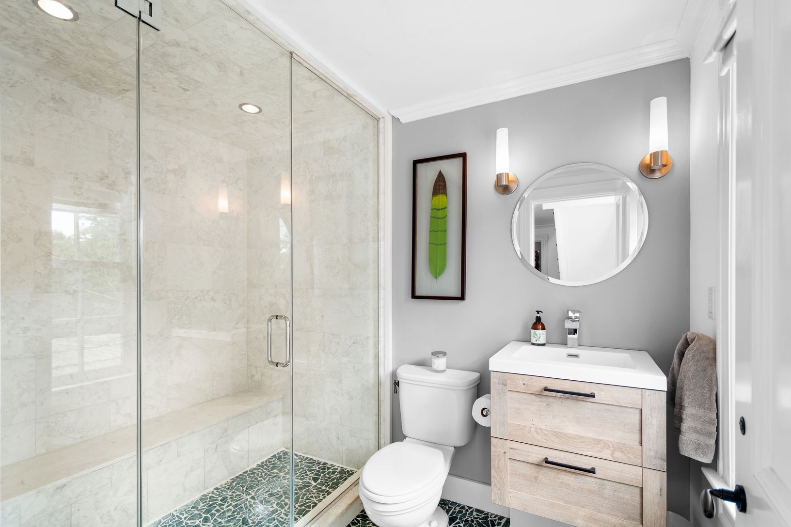  2nd floor bathroom