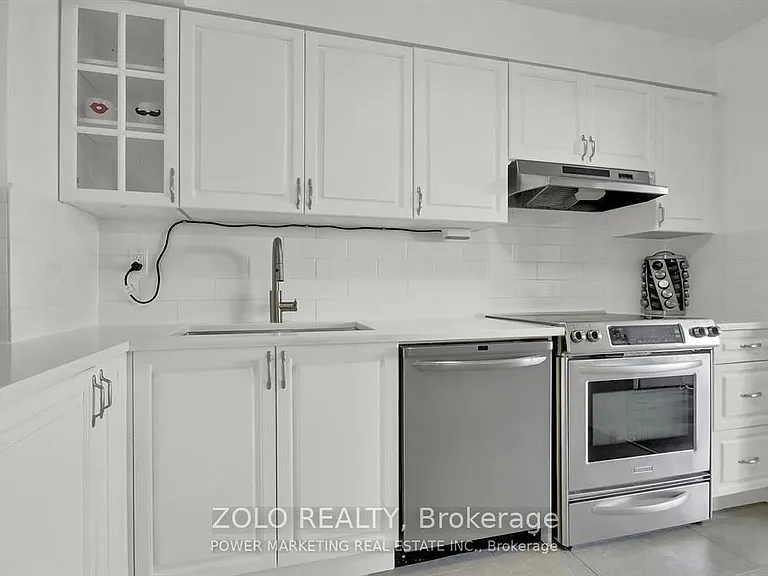 2759 Carousel Cres #1206 — Photo 5