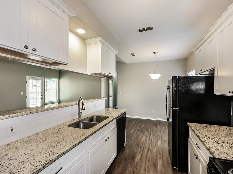 1812 Alanbrooke Dr — Photo 9