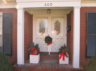 600 Briar Hill Rd, Louisville, KY 40206