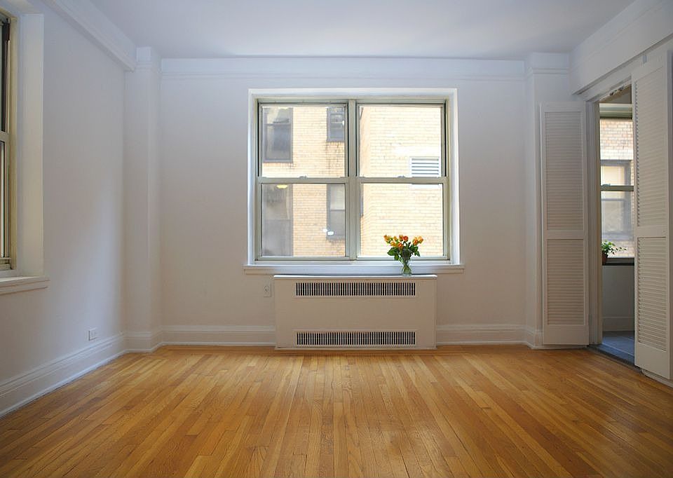 2nd image of 424 E 52nd St APT 9G