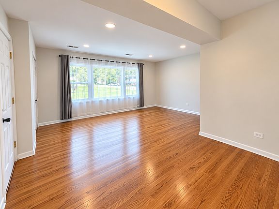 5th image of 225 W Johnson St APT 2B