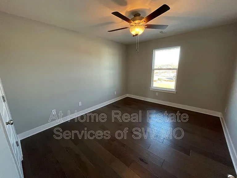 5943 S Iris Ln — Photo 16