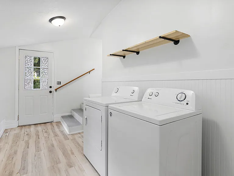 352 Calkins Ave SE — Photo 17