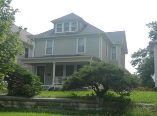 704 SW Taylor St, Topeka, KS 66603