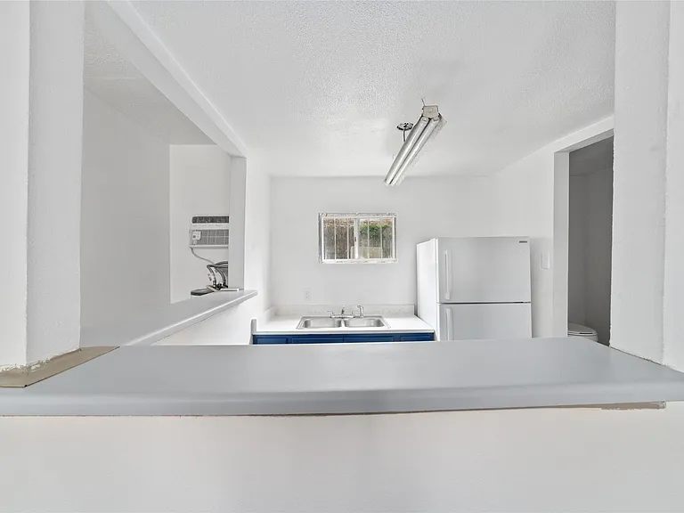 3705 Mandell St #4 — Photo 10