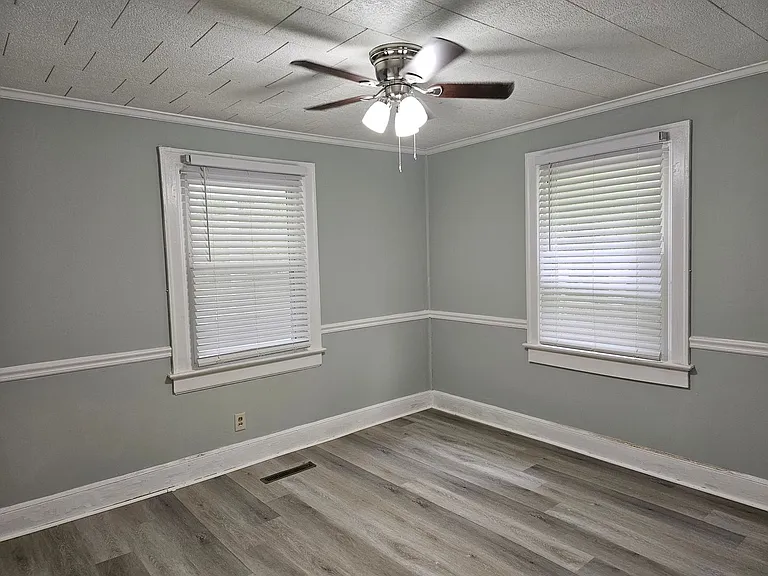 468 Hillcrest Ave — Photo 10