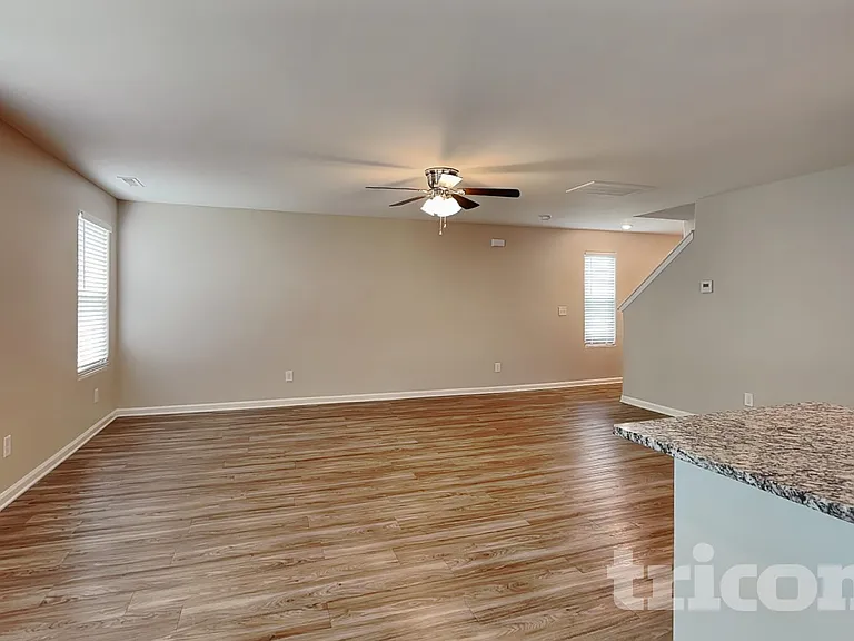 1225 Standing Oak Dr — Photo 3