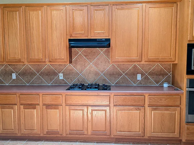 114 Ambrose Dr — Photo 16