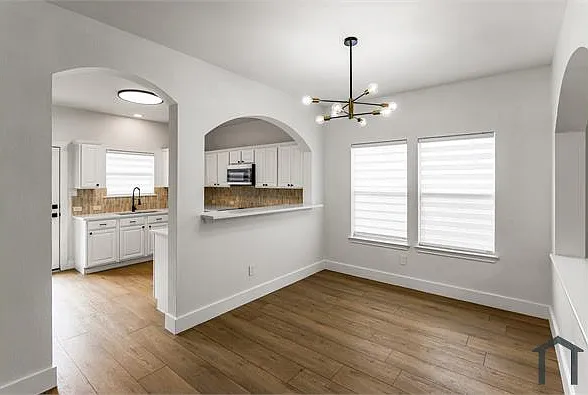 4 bed, 1579 sqft, $2,400 — Photo 2