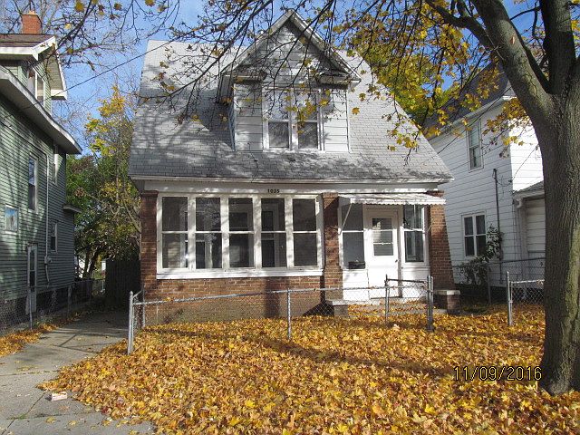 1st image of 1035 Dunham St SE