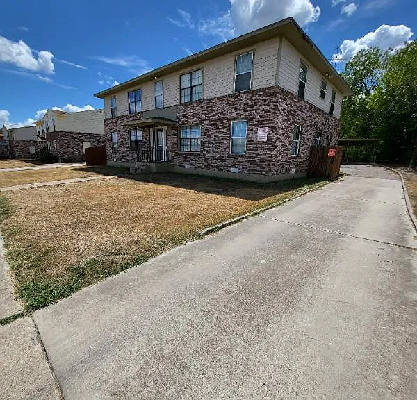 901 Sissom Rd #2 — Photo 15