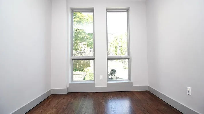 Rented by Nooklyn NYC LLC | media 21