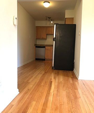 3rd image of 1415 W Lunt Ave APT 404