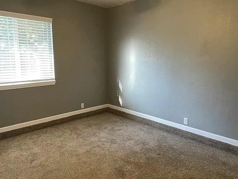 1770 E Oakcrest Dr — Photo 12