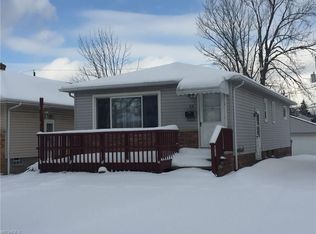 83 William St, Bedford, OH 44146