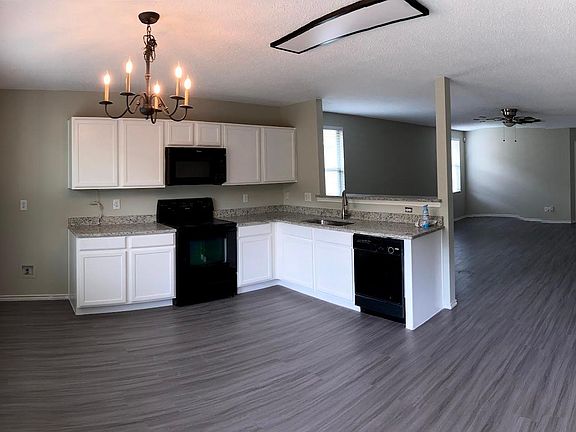 2nd image of 1016 Willow Tree Dr