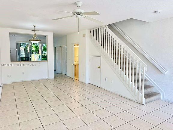 3rd image of 669 NW 42nd Ave