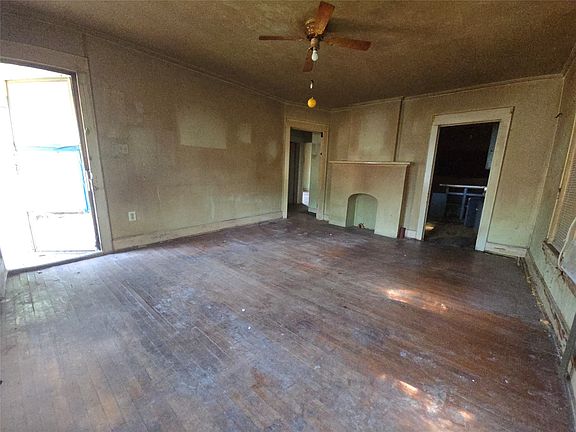 4th image of 2610 Brandon St